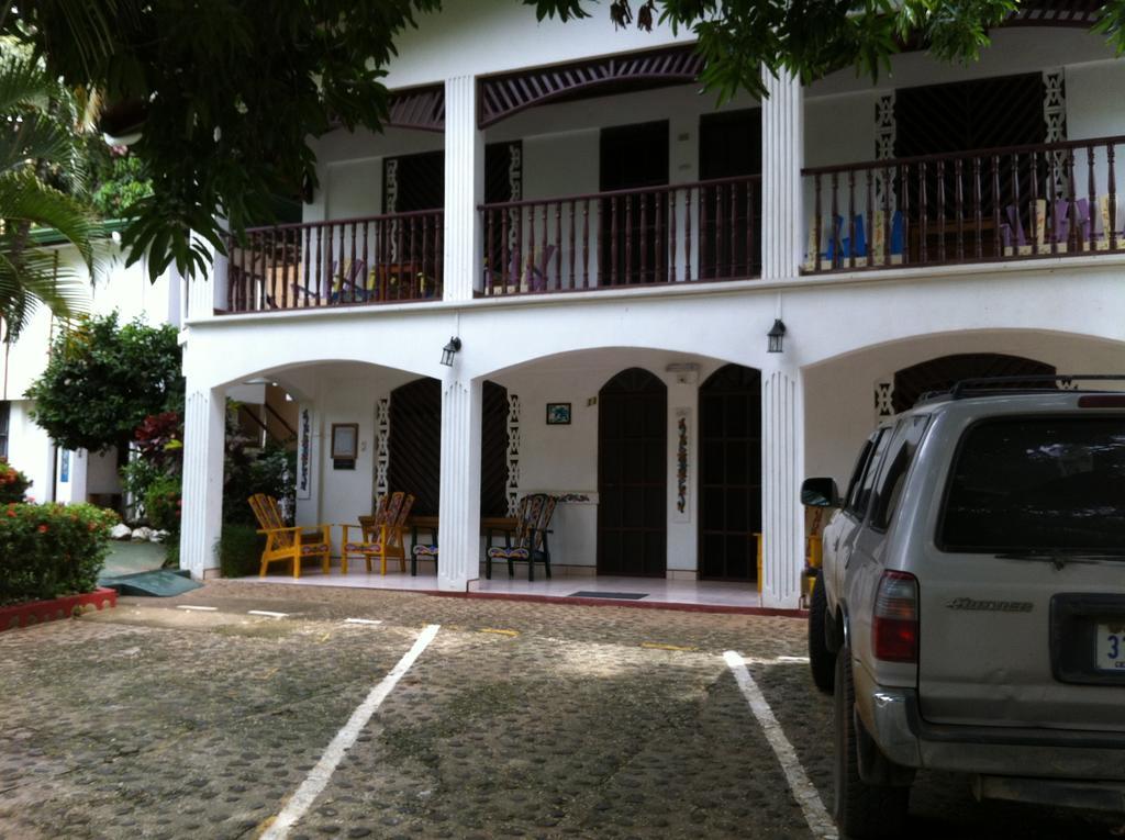 Hotel Marielos Tamarindo Exterior foto