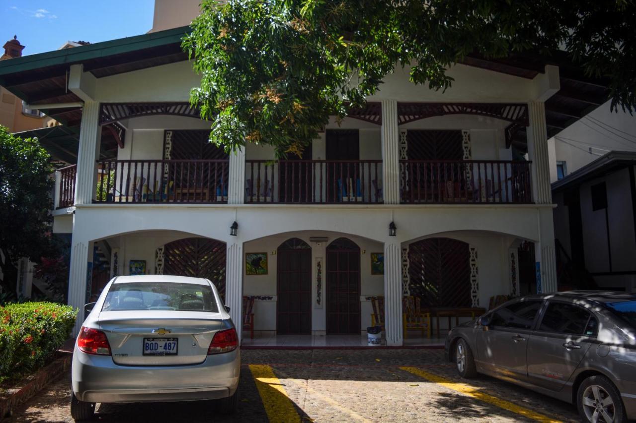 Hotel Marielos Tamarindo Exterior foto